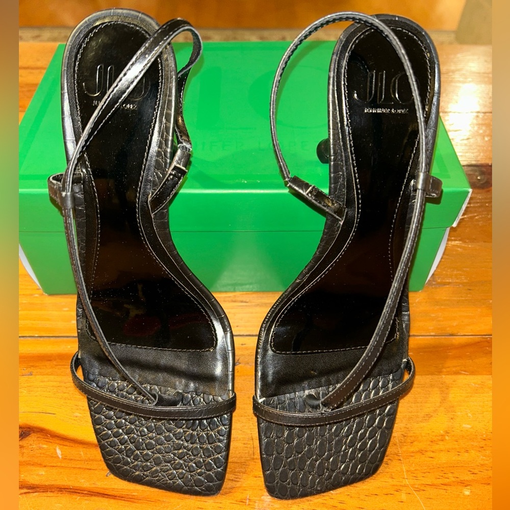 J Lo Jennifer Lopez Leslie Black Croc Embossed Heels. Size 8.5. 3 1/2” Heel NWT.